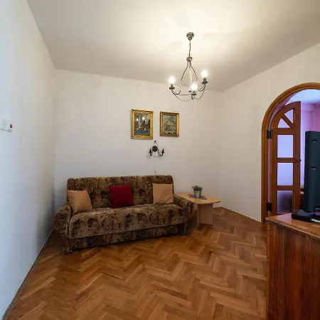 Ante Apartment *
